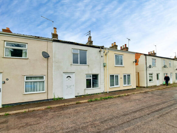 2 bed property, in Lime Street, £120,000