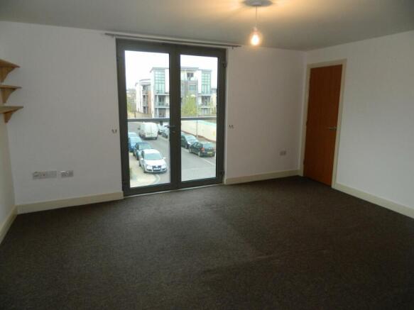 1 bed property, in Willbrook House, £100,000