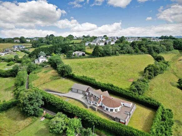 5 bed property, in Westerland, £950,000
