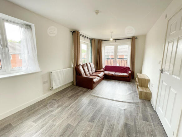 2 bed property, in 2/F, £140,000