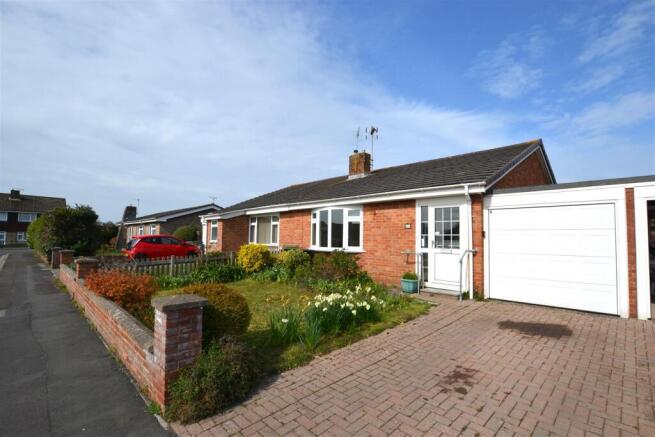 3 bed property, in Mizzymead Rise, £385,000
