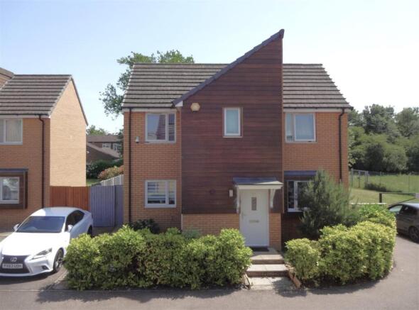 Land, in Carltonwood Close, £295,000