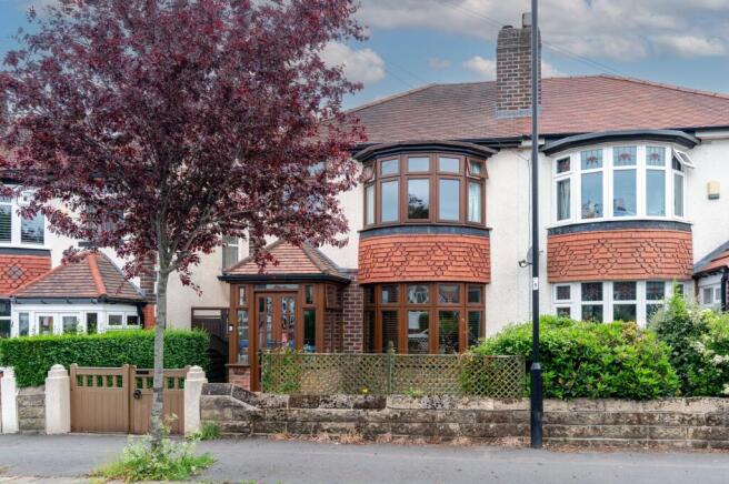 3 bed property, in Headland Road, £400,000
