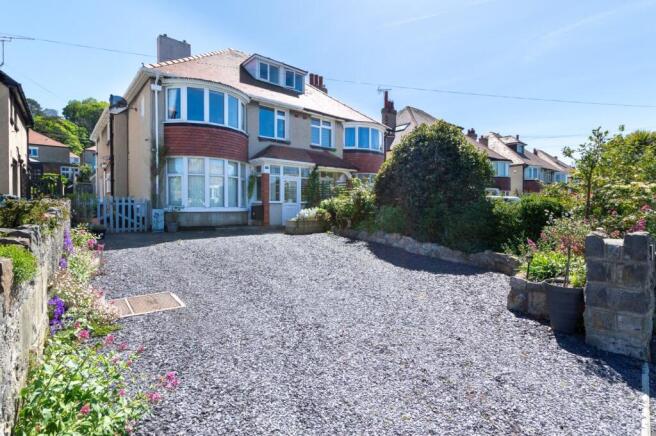 4 bed property, in Roumania Drive, £300,000