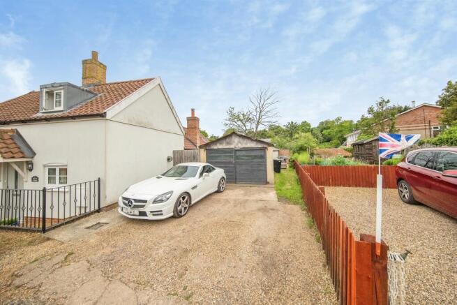 Land, in Pytches Road, £90,000