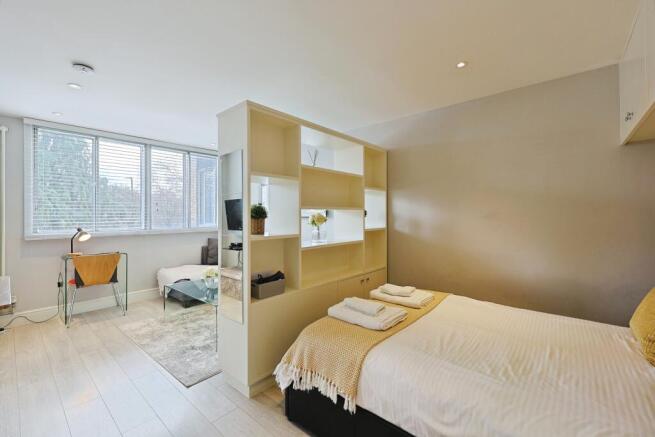 1 bed property, in 196 West Hill, £250,000