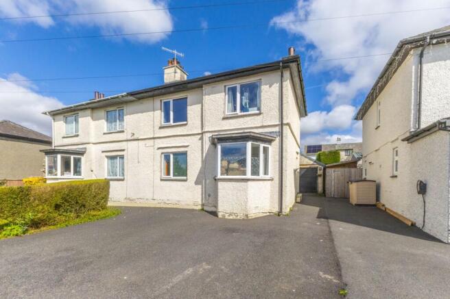 3 bed property, in 23 Park Avenue, £325,000