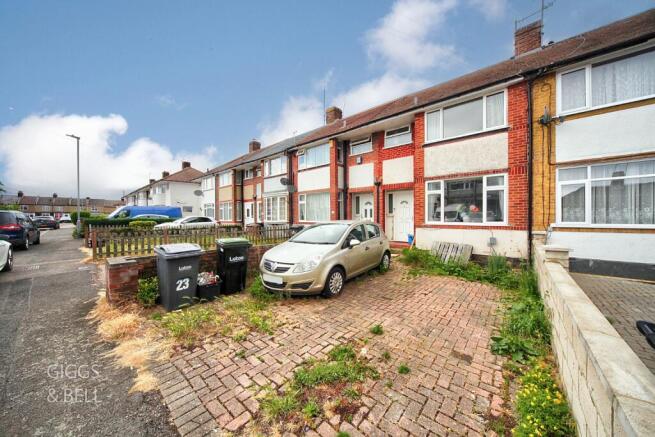 3 bed property, in Stanford Road, £280,000