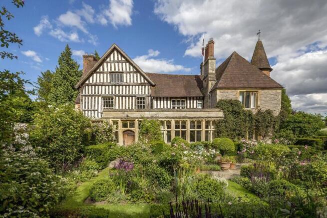 6 bed property, in Little Malvern, £1,950,000
