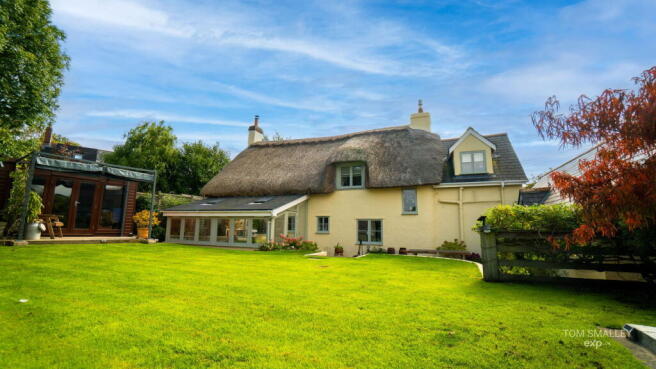4 bed property, in Monkton, £650,000