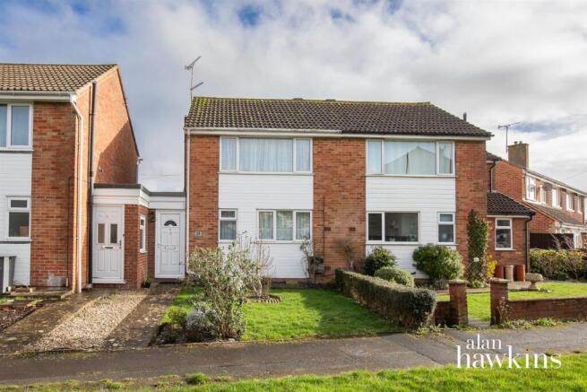 2 bed property, in Shakespeare Road, £239,995
