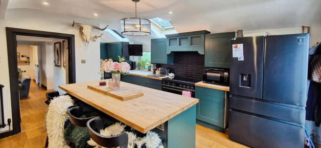 3 bed property, in Jasmine Cottage, £415,000