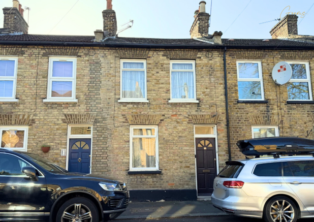 2 bed property, in Manbey Road, £500,000