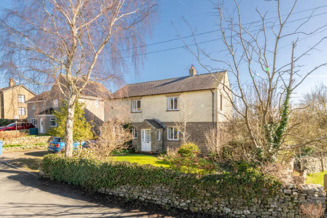 4 bed property, in Station Road, £435,000