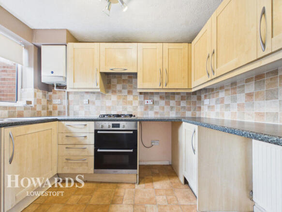 3 bed property, in Fortress Road, £190,000