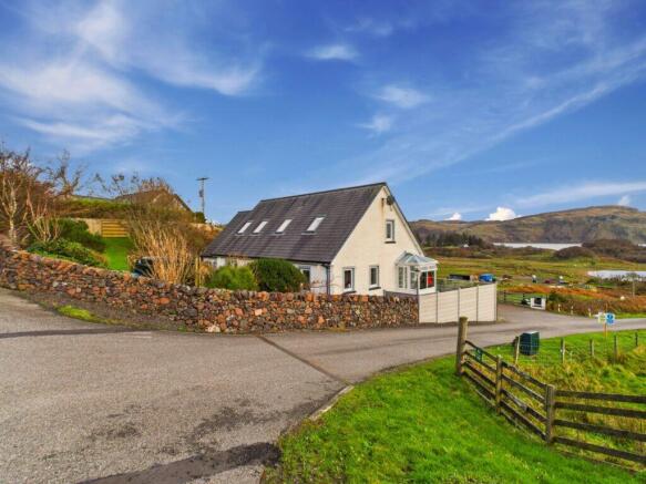 5 bed property, in Braeview, £399,950