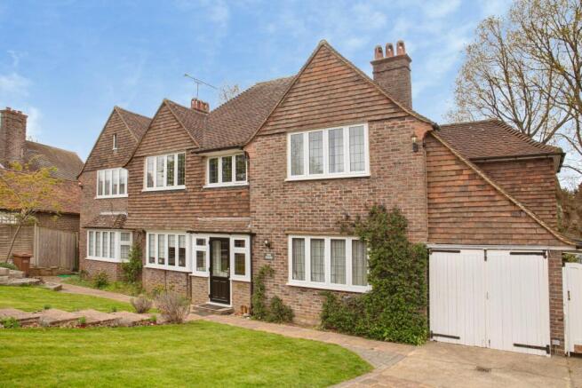 5 bed property, in Church Hill, £1,500,000