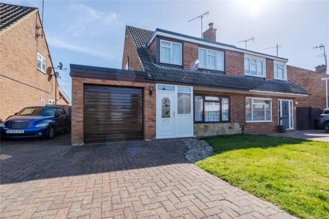 3 bed property, in South Lawne, £365,000