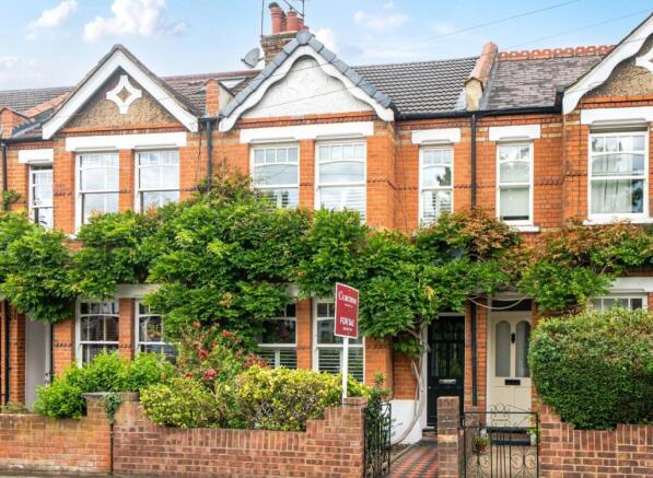 3 bed property, in Bushy Park Road, £975,000