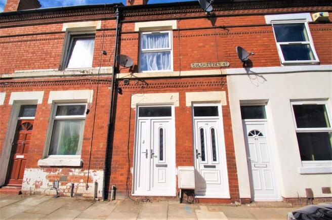 2 bed property, in Colchester Street, £175,000