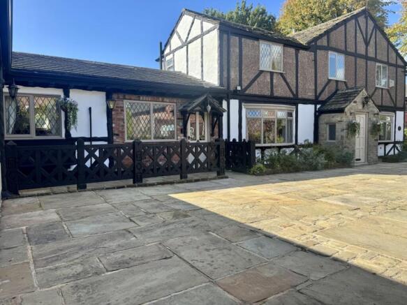 3 bed property, in Lychgate Cottage, £575,000