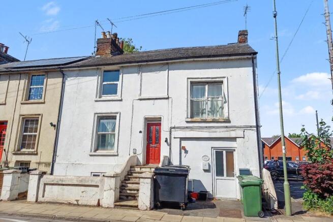 14 bed property, in Winchester, £1,100,000