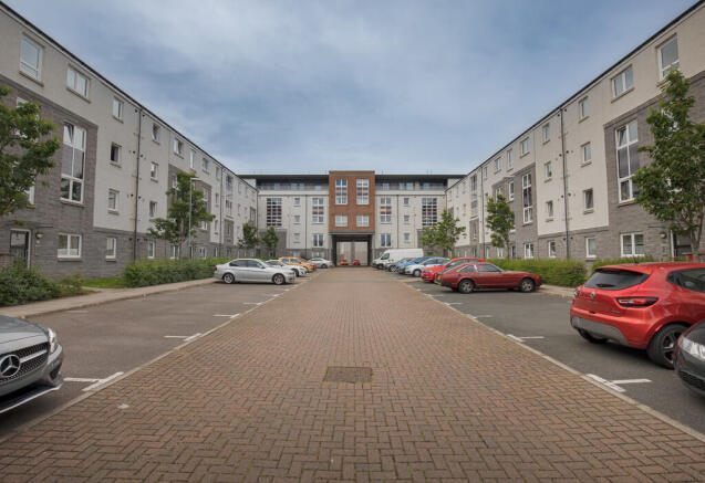 2 bed property, in Spencer Court, £162,000