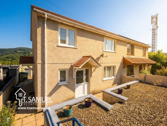 3 bed property, in 85 Bryntyrion, £95,000
