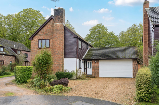 4 bed property, in Merrick Way, £550,000