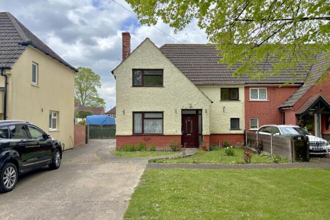 3 bed property, in Darwin Road, £325,000