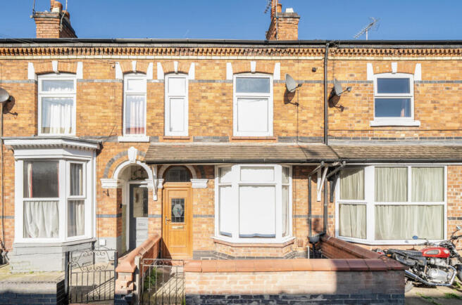 2 bed property, in Alton Street, £119,950