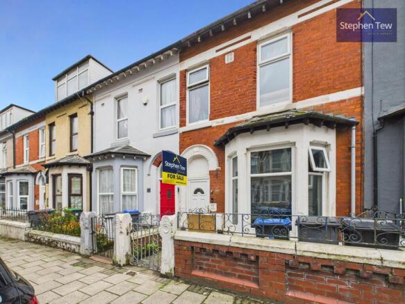 4 bed property, in Lowrey Terrace, £65,000