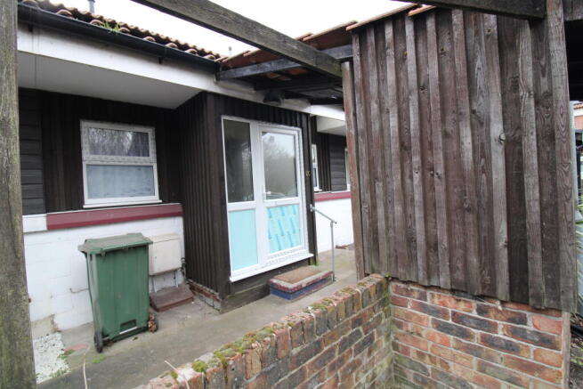 3 bed property, in Bartlow End, £280,000
