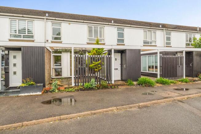 3 bed property, in Edinburgh Gardens, £535,000