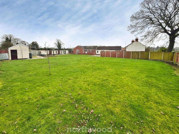 3 bed property, in Mosscroft Lane, £585,000
