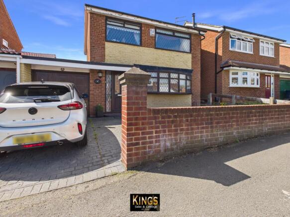 3 bed property, in St Annes Road, £175,000