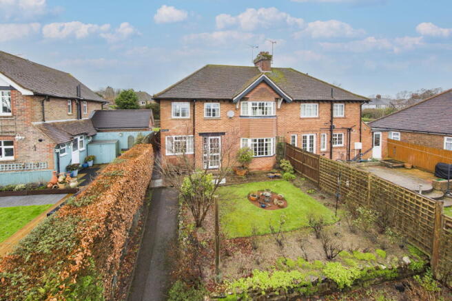 3 bed property, in Green Lane, £475,000