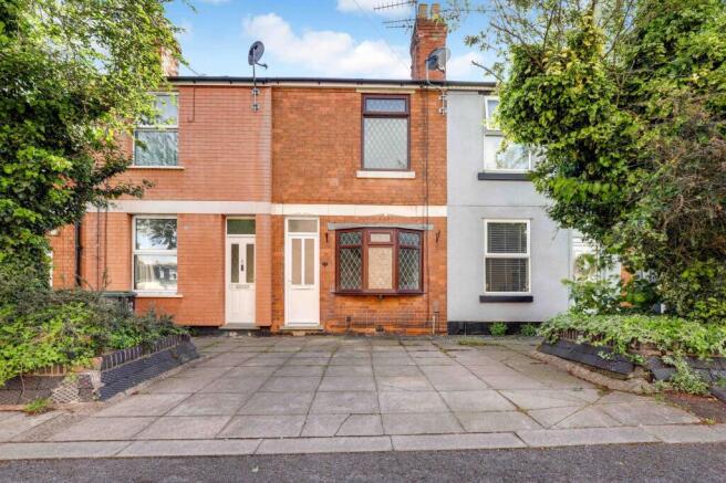 2 bed property, in St. James Terrace, £150,000