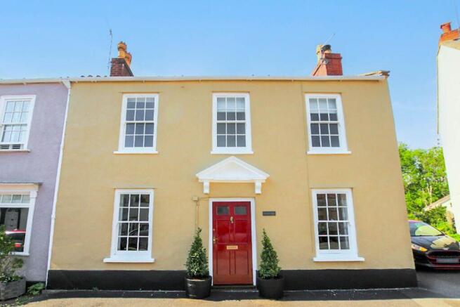 3 bed property, in Broad Street, £570,000
