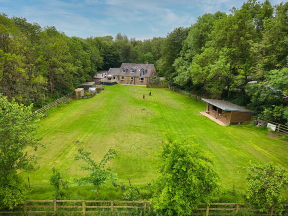 6 bed property, in Huddersfield Road, £850,000