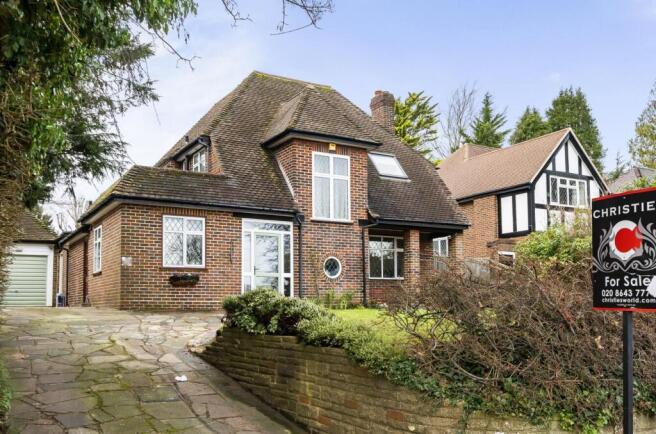 4 bed property, in Brighton Road, £800,000