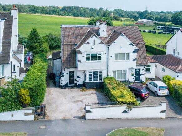 3 bed property, in Scotchman Lane, £325,000