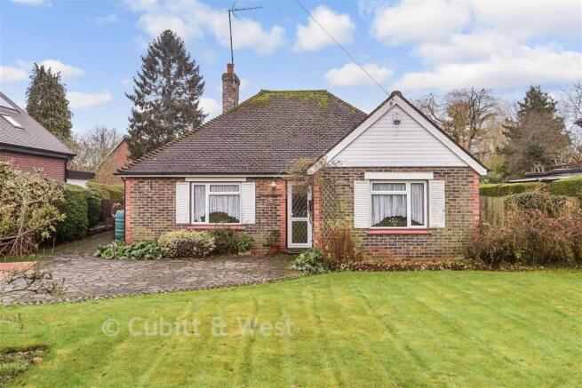 3 bed property, in Crawley Down Road, £550,000