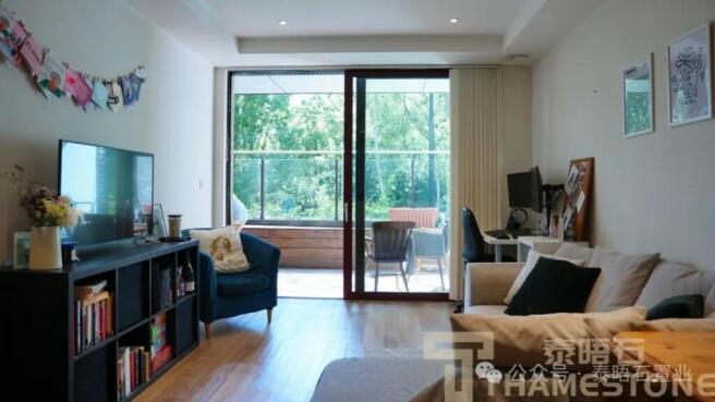 1 bed property, in Knaresborough Drive, £460,000