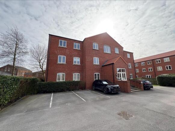 2 bed property, in Mallard Ings, £110,000