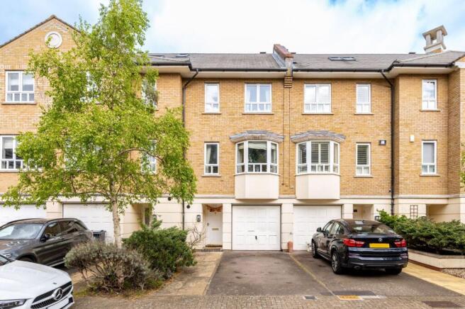 4 bed property, in Samuel Gray Gardens, £1,000,000