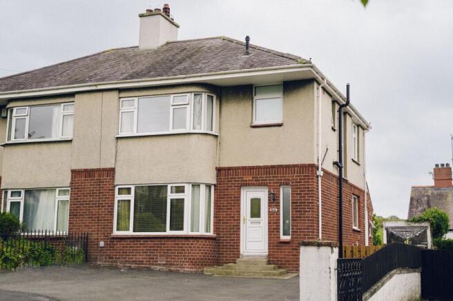3 bed property, in Clwyd, £330,000
