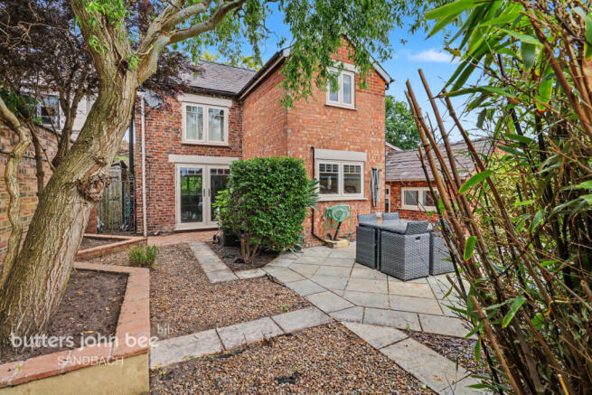 3 bed property, in Waterloo Road, £425,000