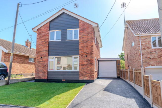 3 bed property, in Moyes Road, £325,000