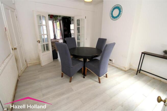 3 bed property, in Hengist Road, £375,000